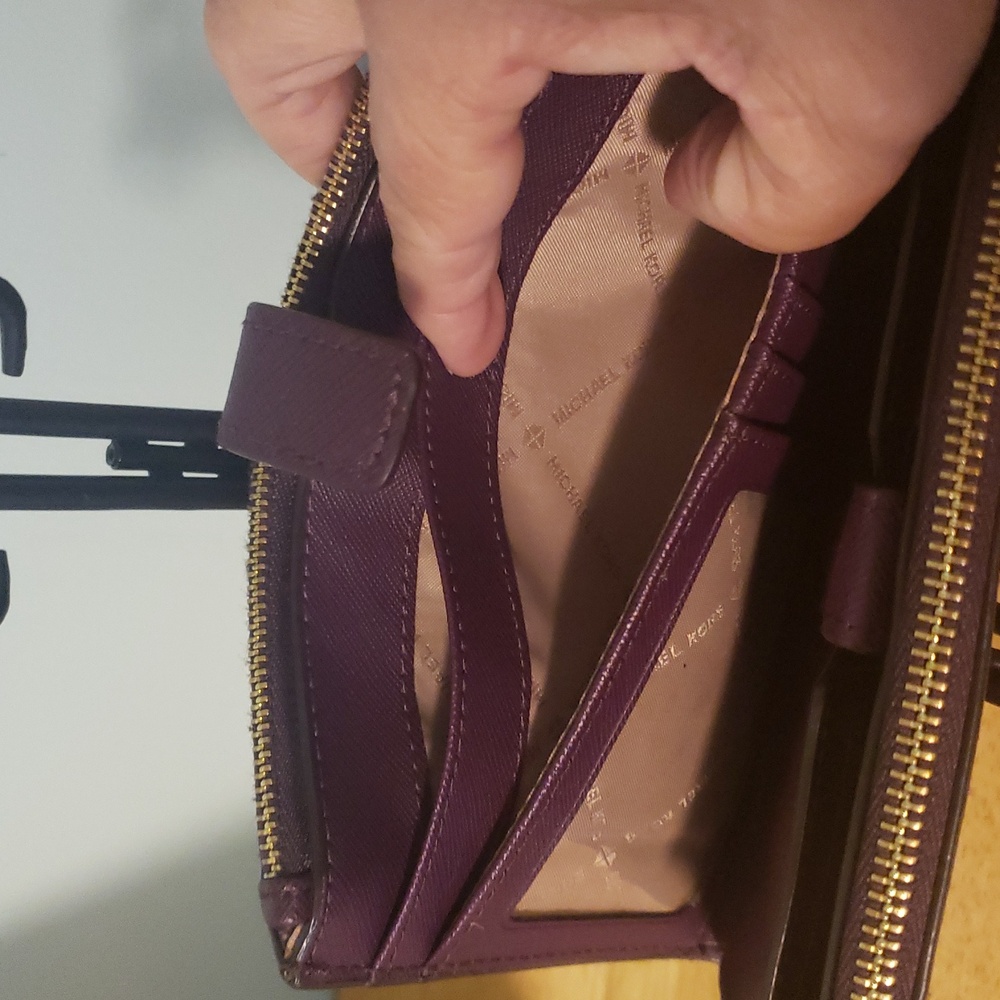 Michael Kors Jet Set Double Zip Wristlet Plum Color Design (#54) - Picture 10 of 13